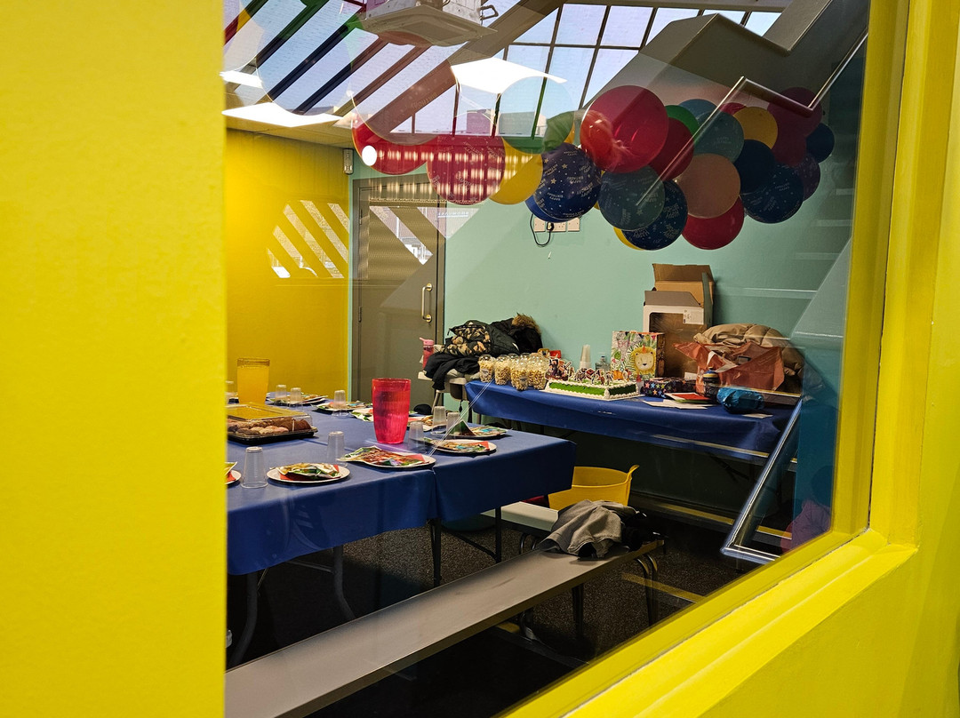 Jumpin Fun Inflatable Park Derby-德比必去景点