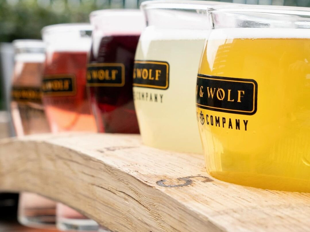 Crow & Wolf Brewing Company景点图片