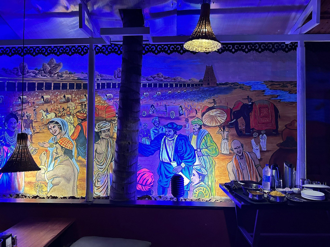 Hotel Hampi International主图