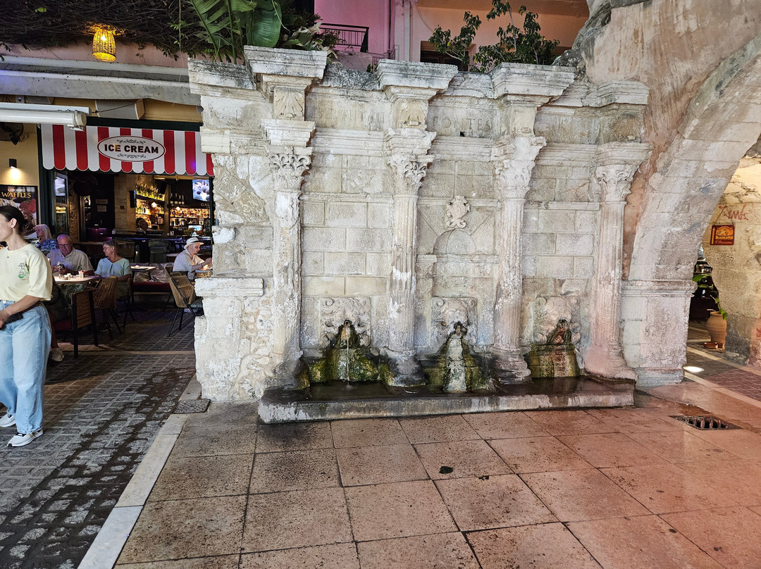 Rimondi Fountain-雷斯蒙必去景点