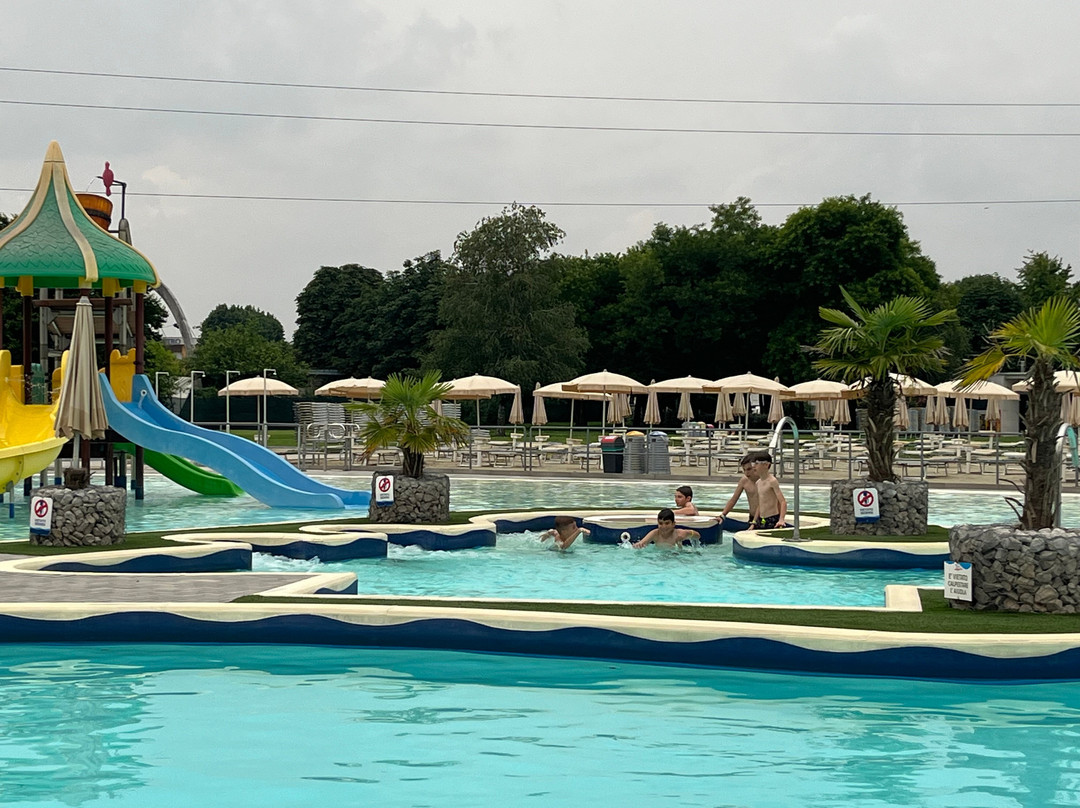 Opla AcquaBeach Village景点图片