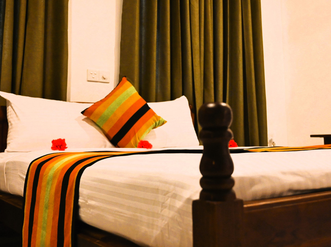 伊甸园假日村庄酒店主图