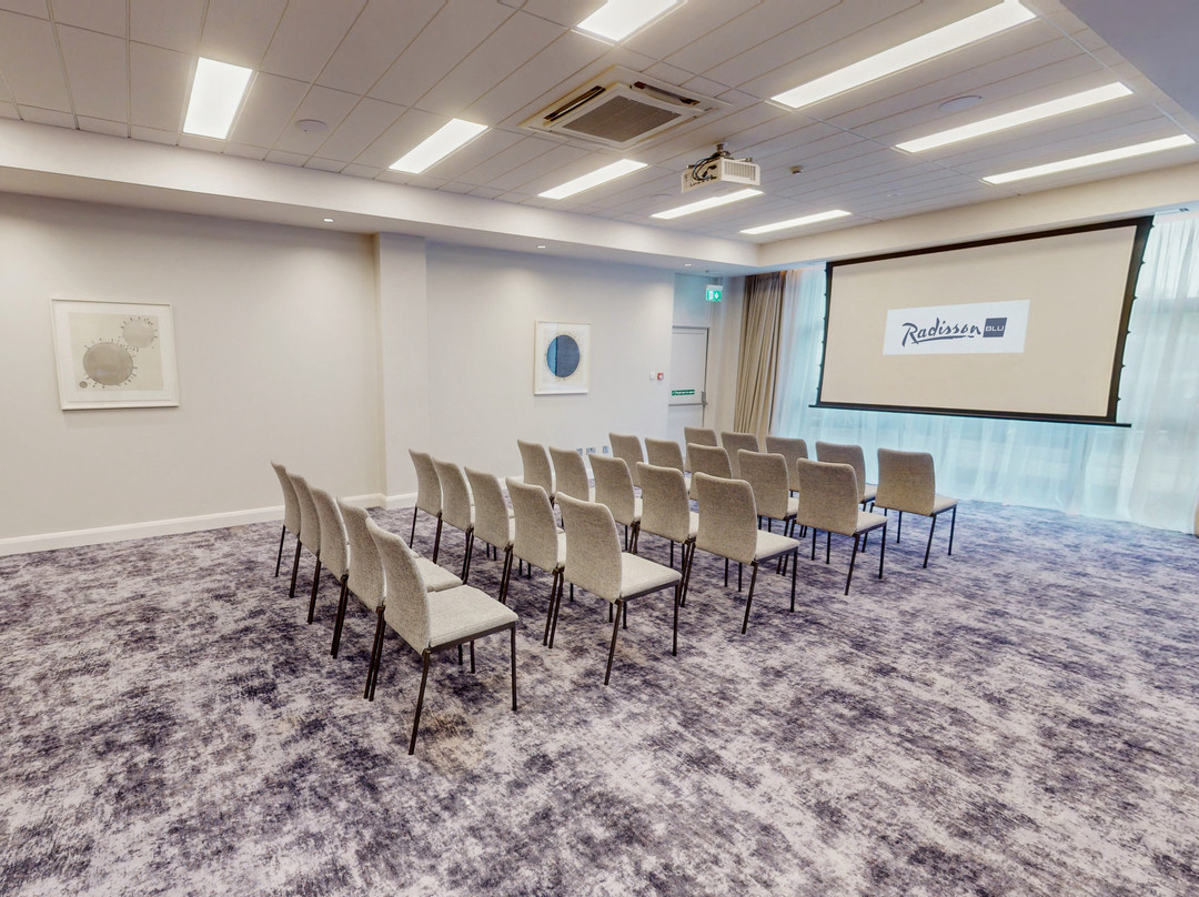 都柏林机场丽笙酒店主图