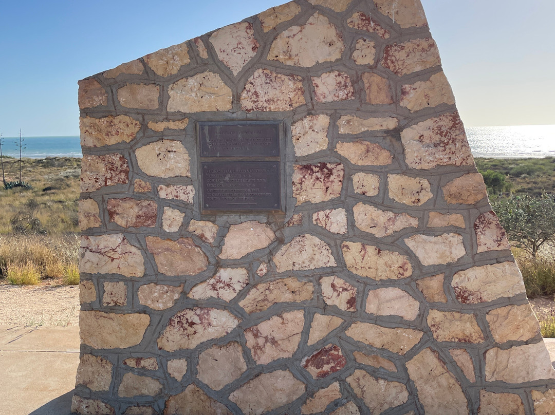 Potshot Memorial-埃克斯茅斯必去景点