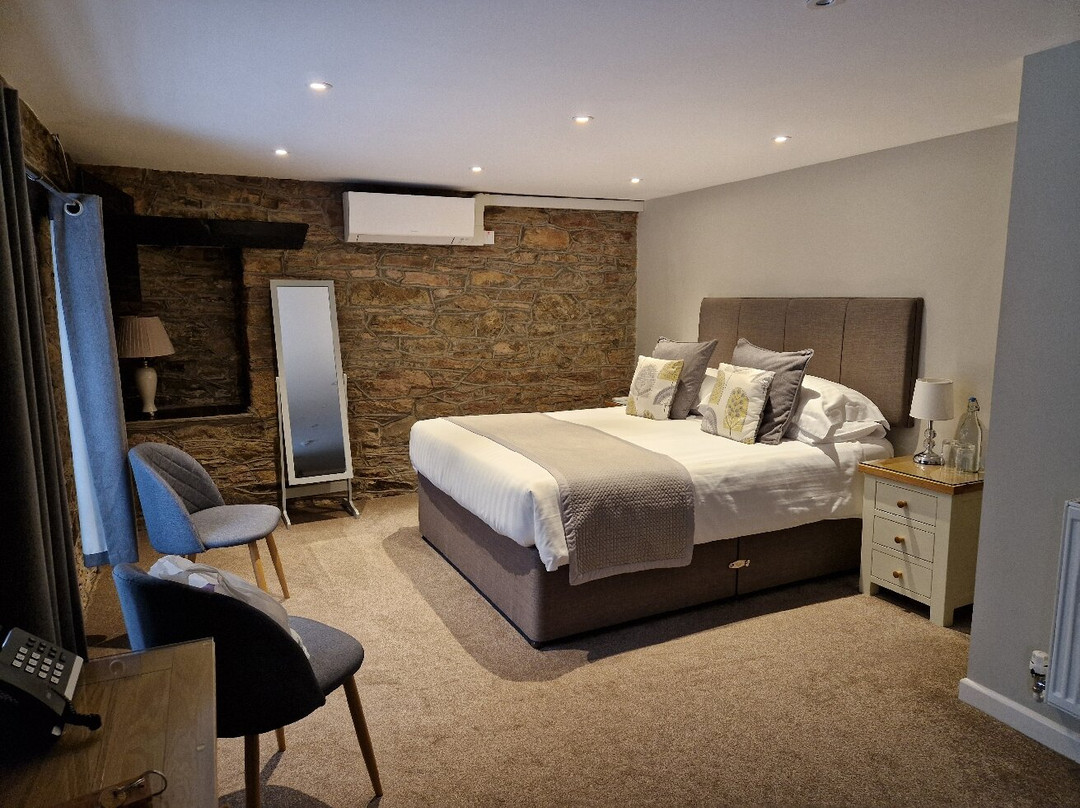 The Britannia Inn & Waves Restaurant主图