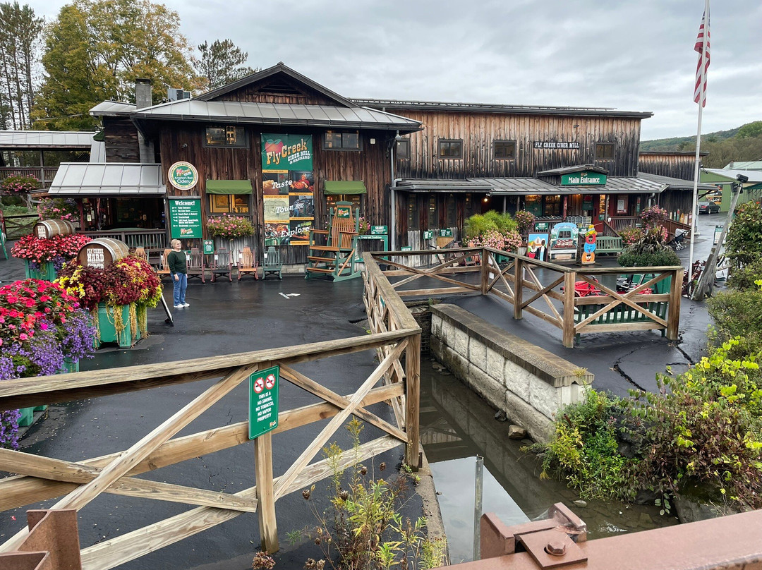 Fly Creek Cider Mill & Orchard景点图片