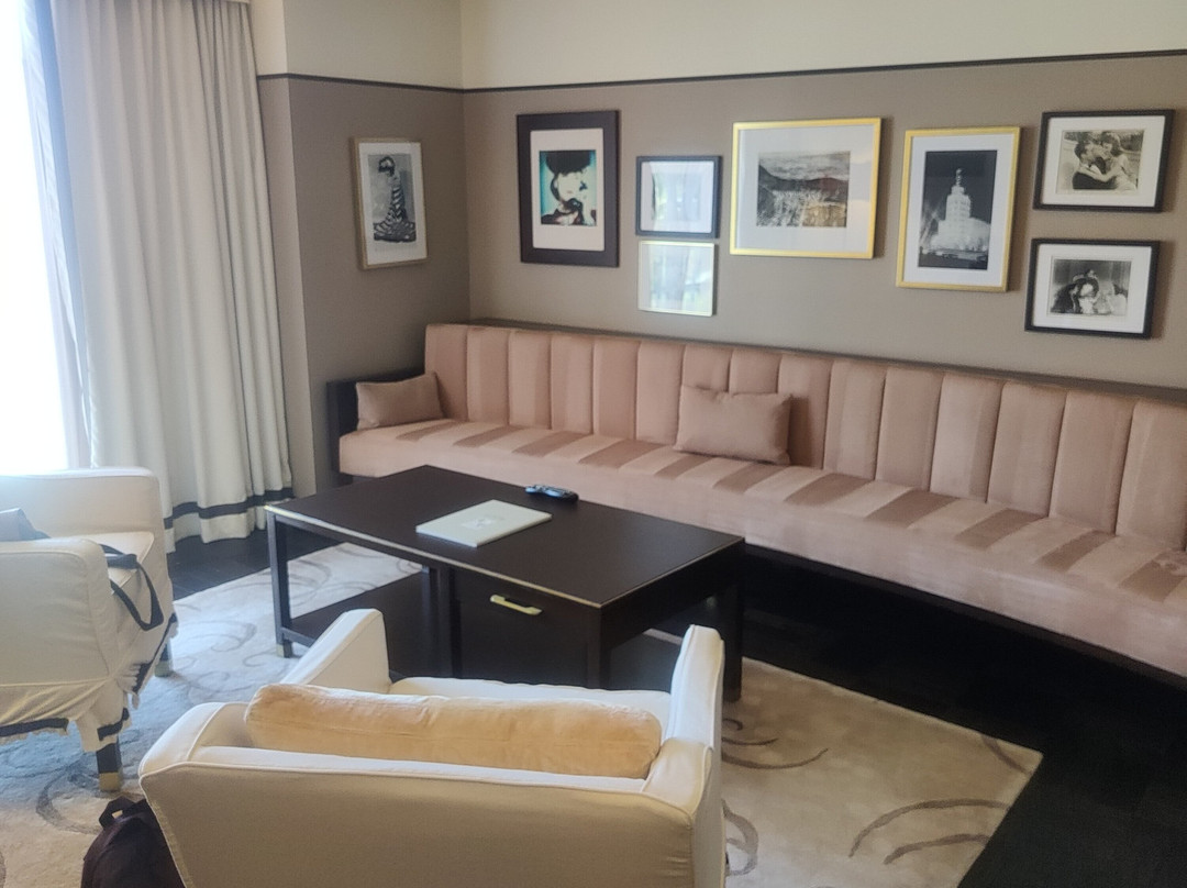 日落塔酒店主图