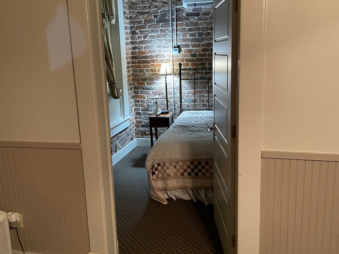 The Hotel Rhea主图