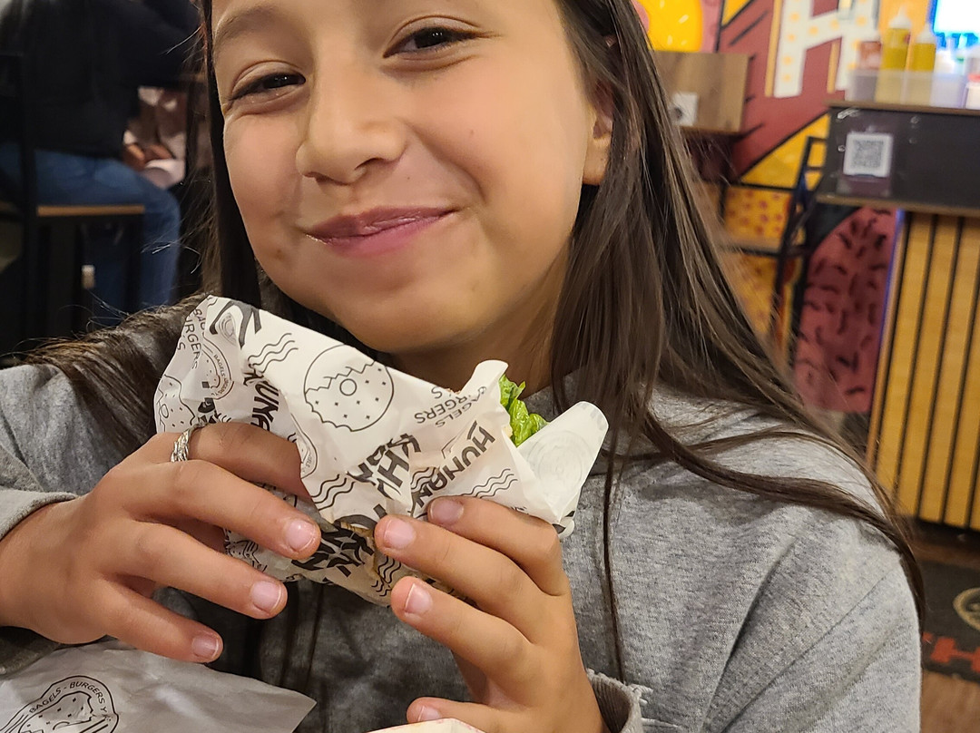 KHUNAN Bagels, Burgers y Más