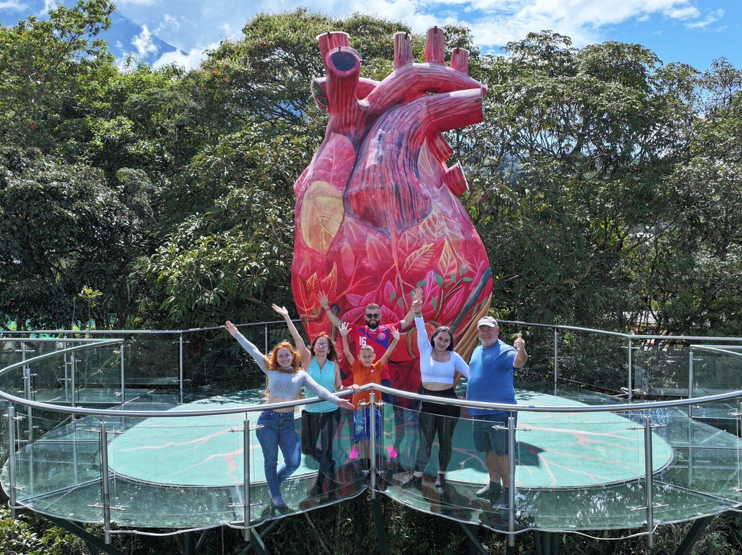 WomanTravelEc-基多必去景点