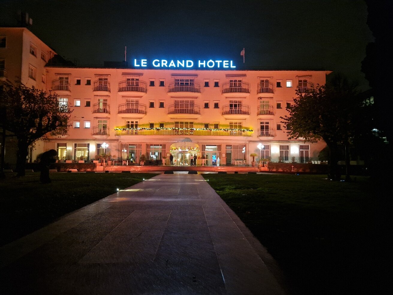 Hôtel Barrière Le Grand Hôtel-官方