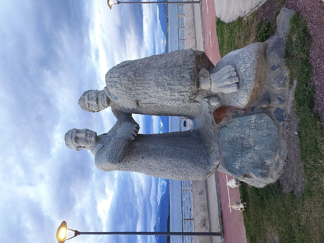 Monumento al viento-纳塔莱斯港必去景点