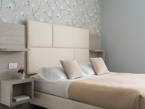 克罗娜酒店主图