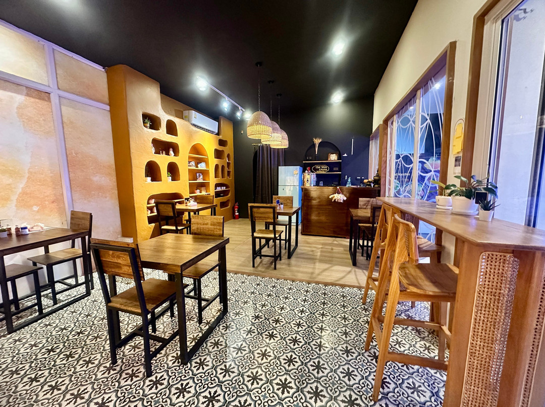 The '90s - Burmese Tea & Noodles Shop