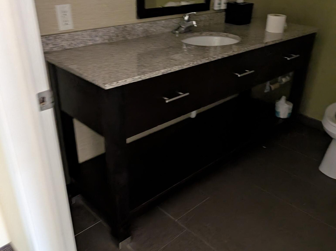 Holiday Inn Express & Suites Rogers By IHG主图