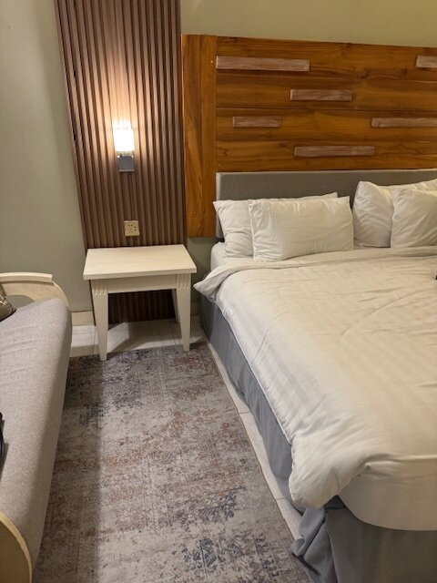 珀涅罗珀海滩风景饭店主图