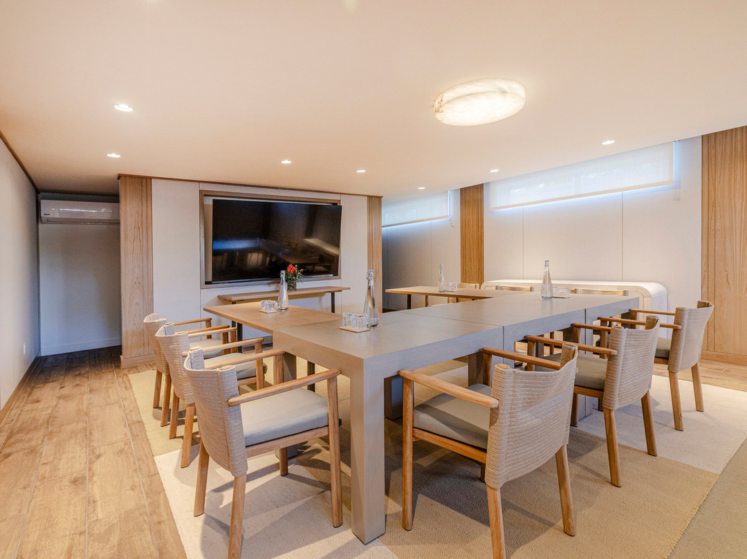 伊柳塞拉湾酒店主图