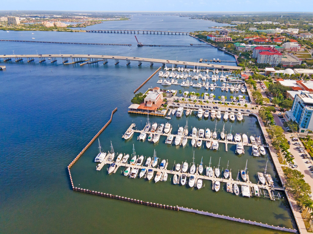 Twin Dolphin Marina-布雷登顿必去景点