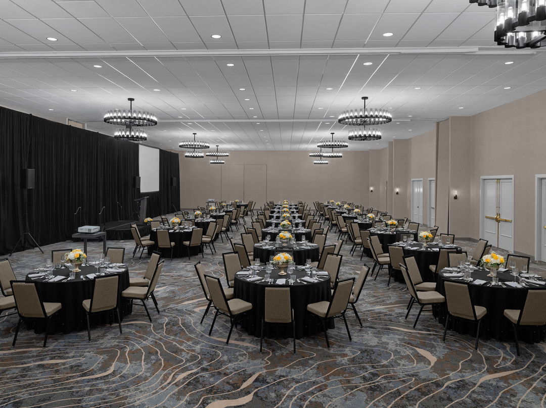 山谷河流旅馆主图