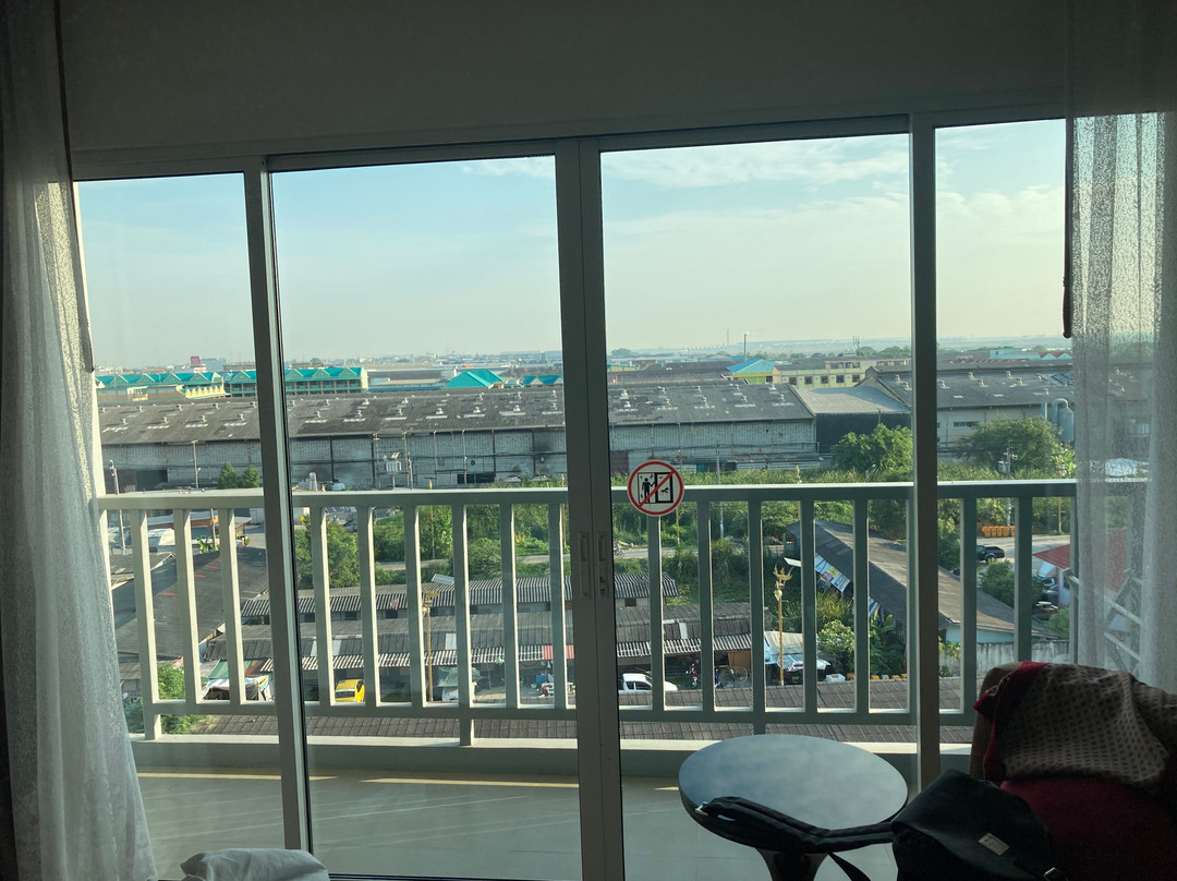 苏瓦那胡米机场西佳酒店主图