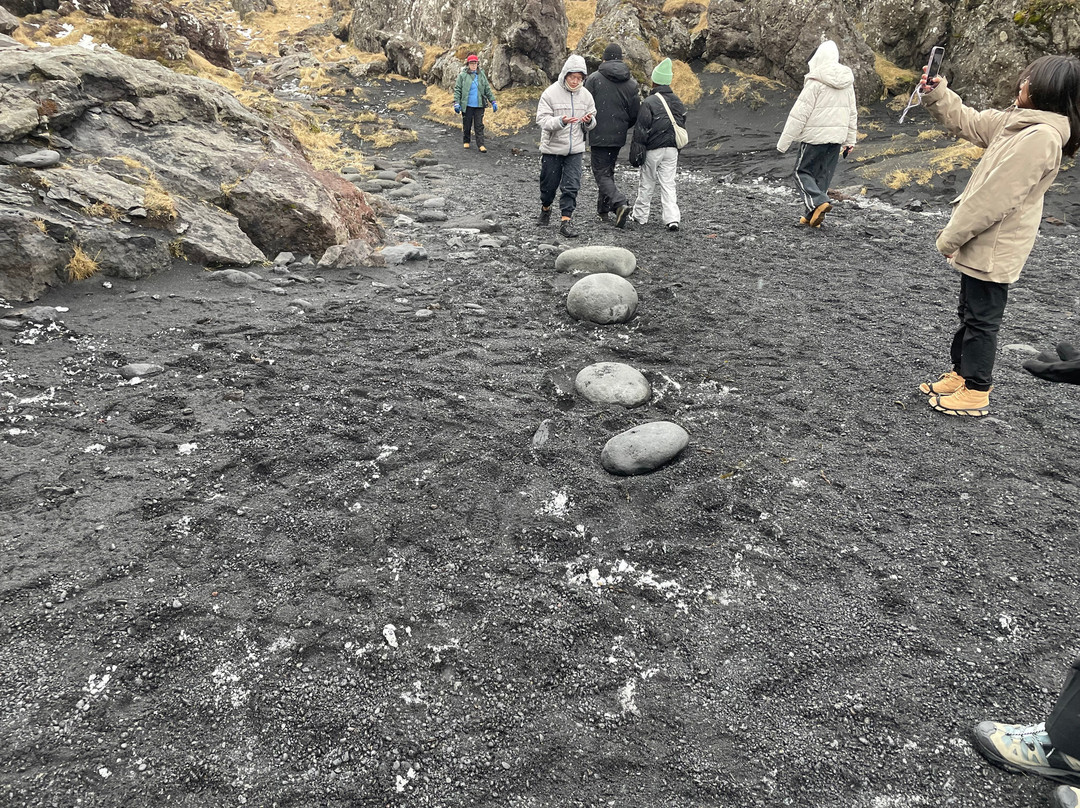 Djupalonssandur Beach-Hellnar必去景点