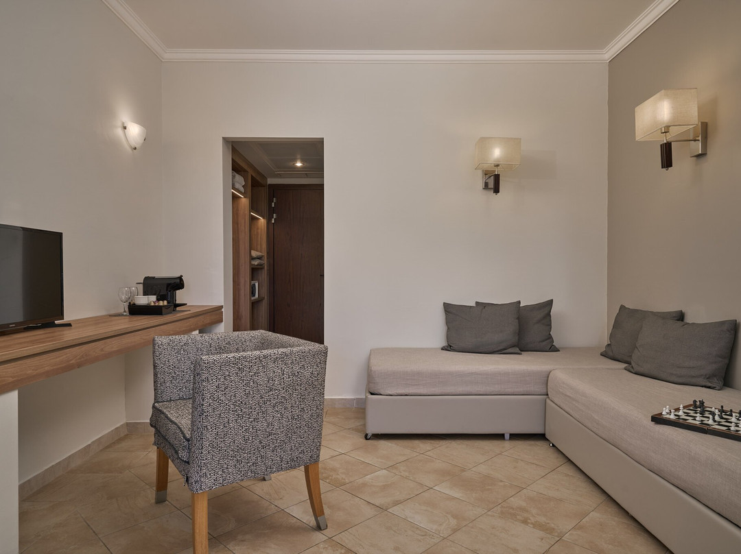 林多斯帝国饭店主图