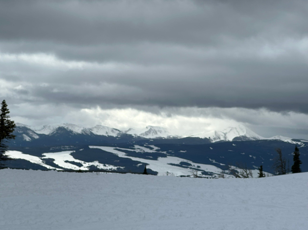 Canyon Adventures Snowmobile Tours-大斯凯必去景点