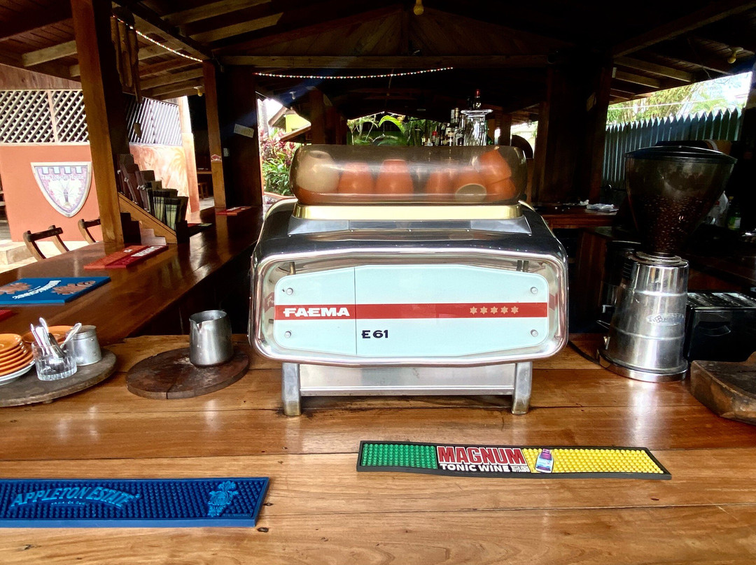 内格里尔日出俱乐部酒店主图