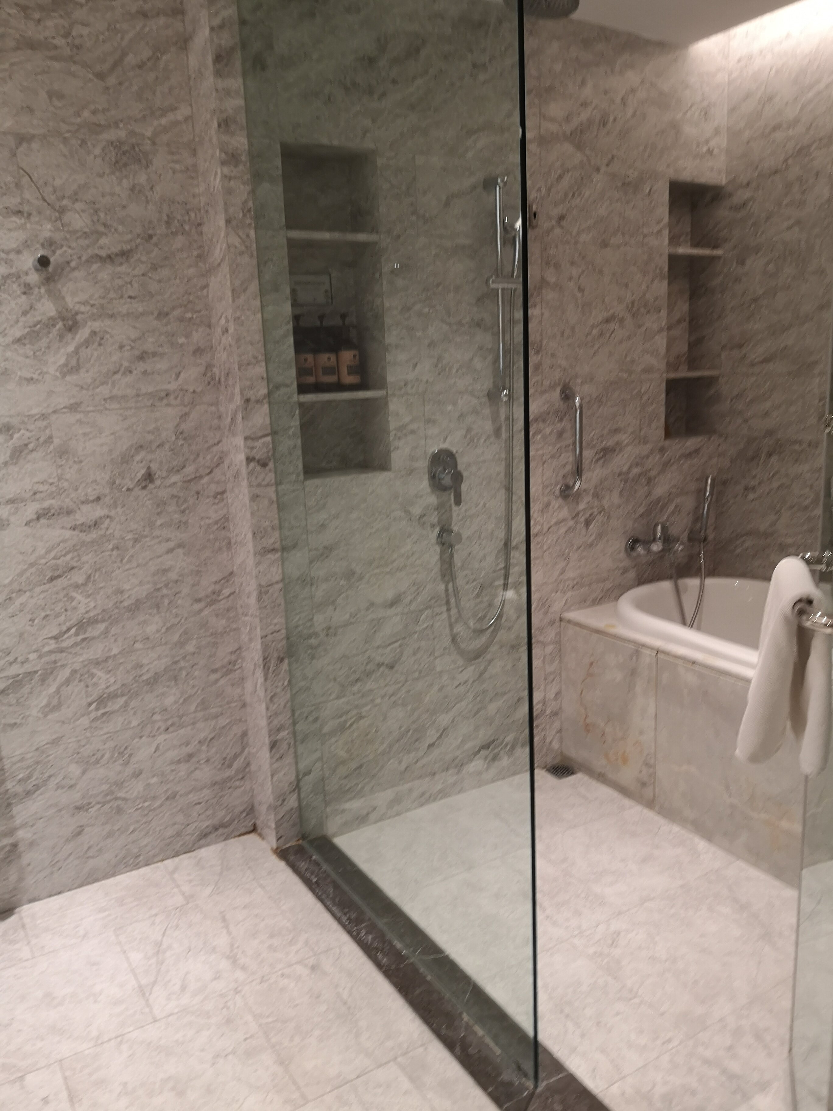 重庆雅诗阁来福士服务公寓-浴室