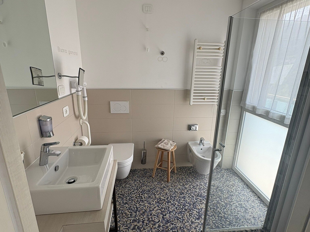 埃拉珊卓酒店主图