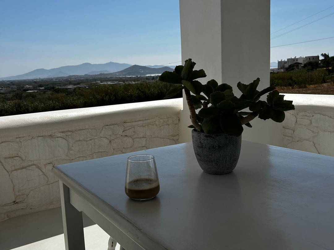 Aeolos Villas Sustainable Living主图