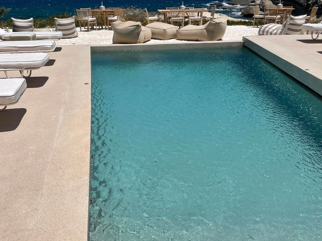 White Pebble Suites主图