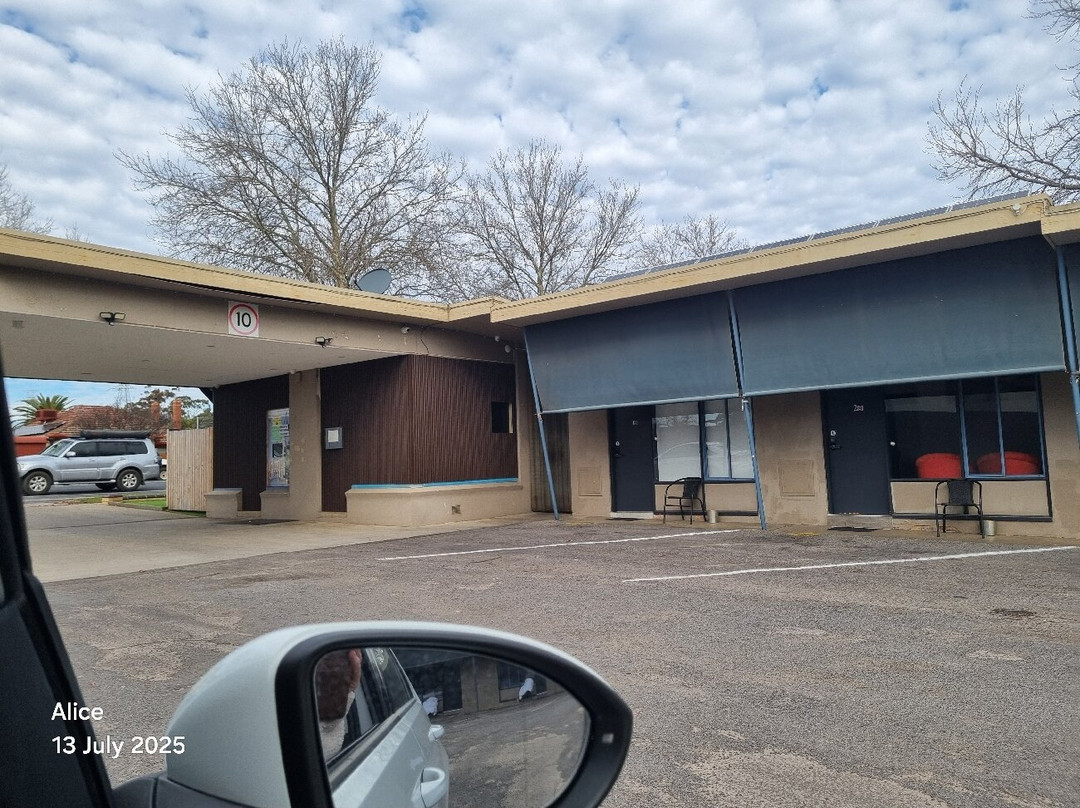 榆树汽车旅馆主图