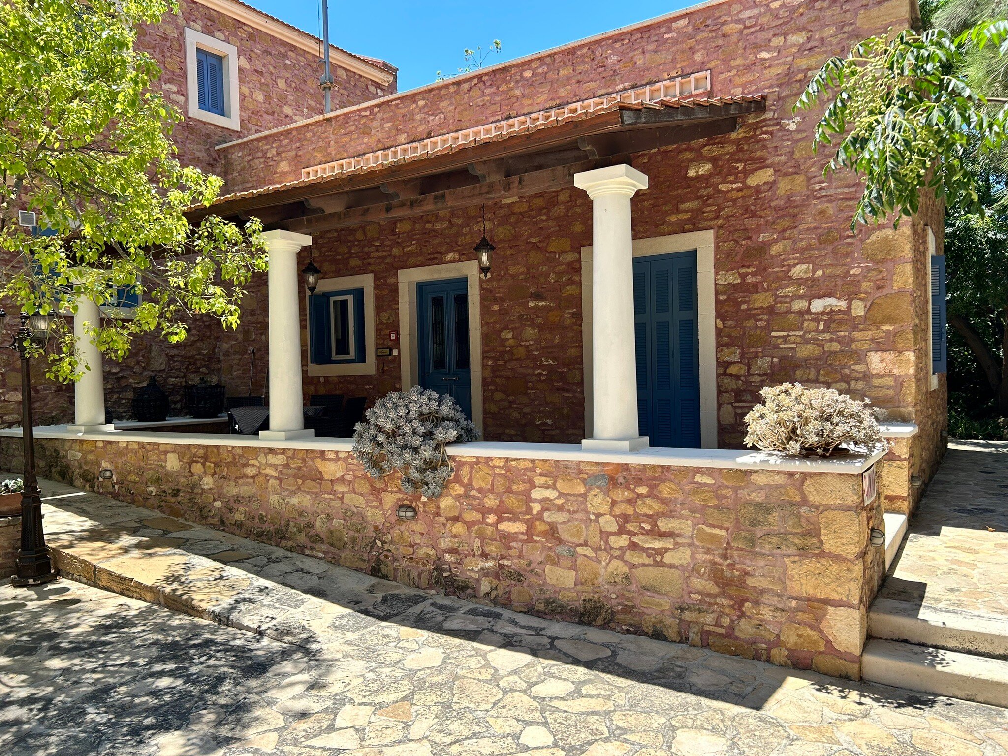 Metohi Georgila-官方