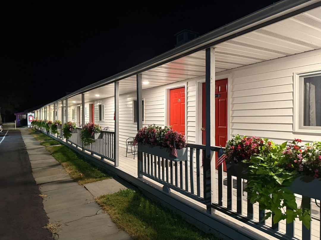 Smith's Colonial Motel主图