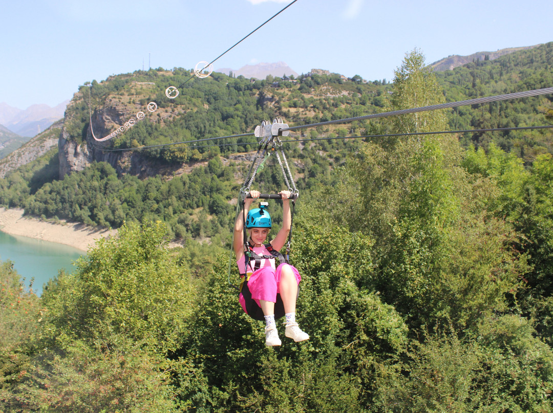 Tirolina Valle de Tena-Hoz de Jaca必去景点