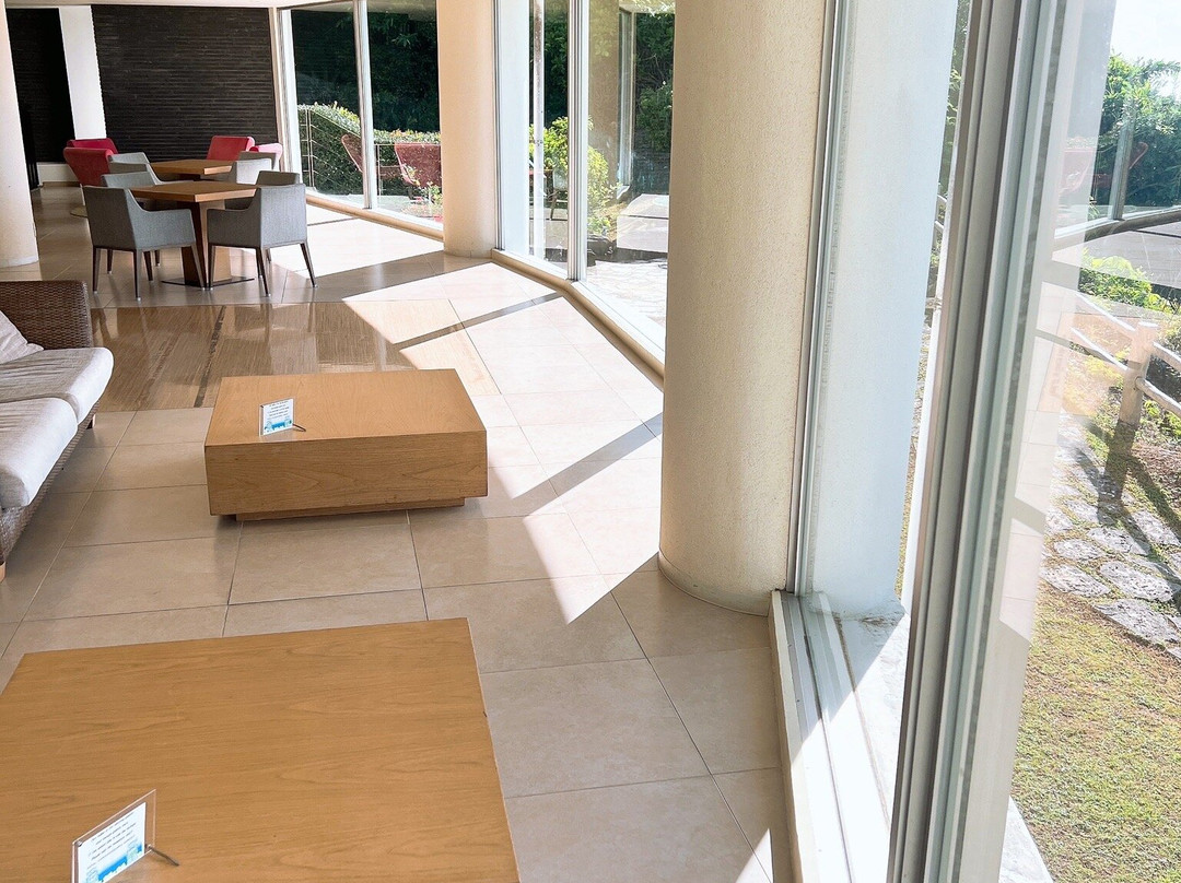 滨比嘉岛度假酒店主图