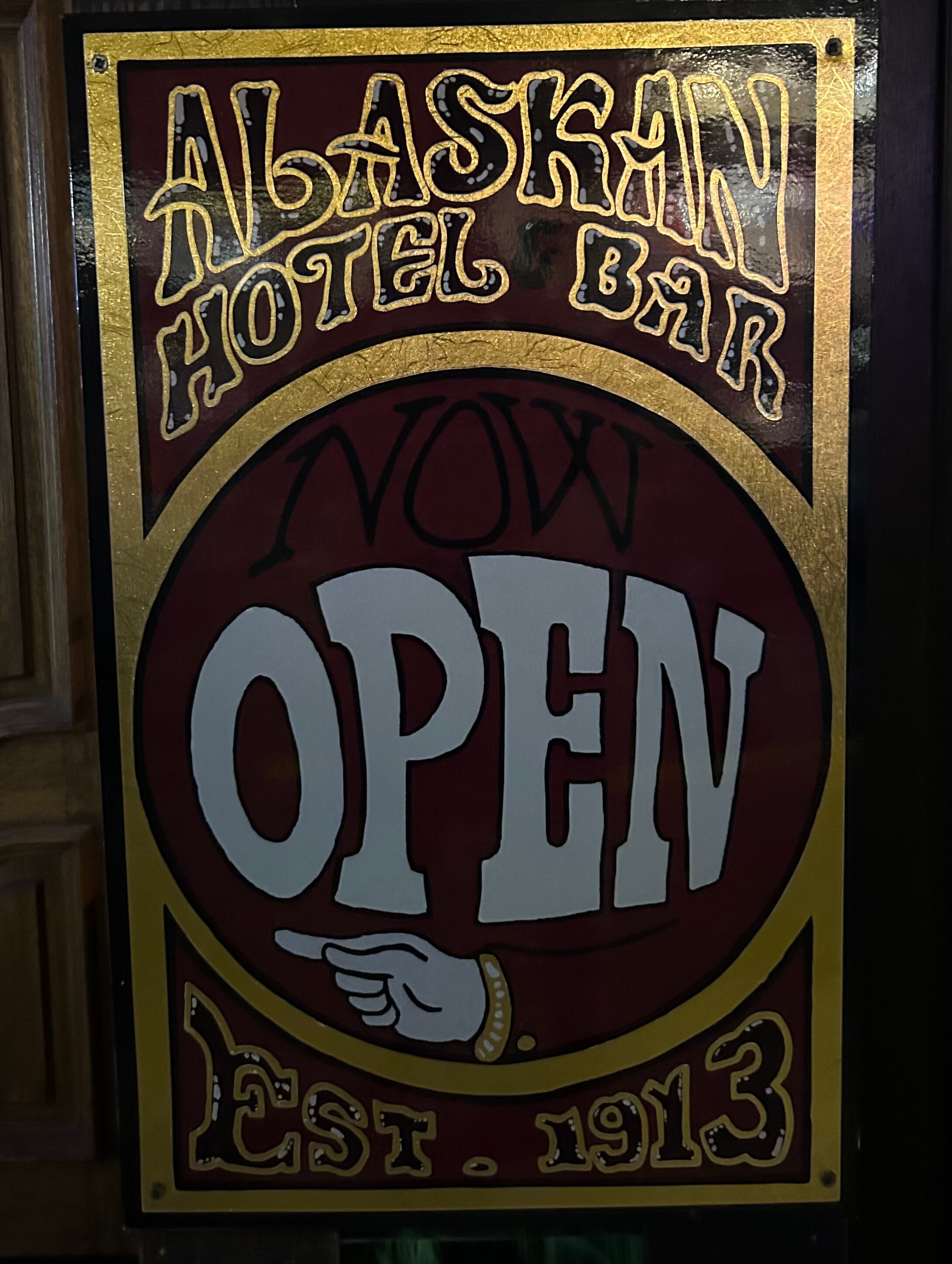 阿拉斯加酒店及酒吧-官方