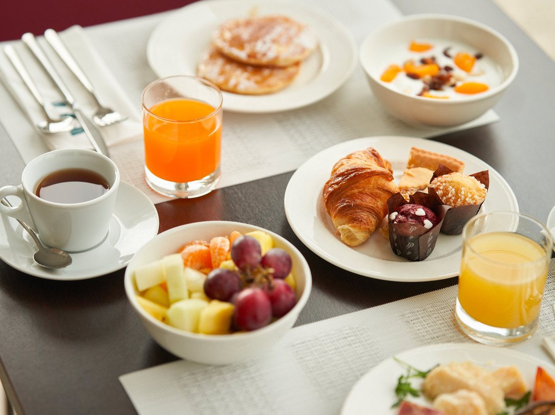 博洛尼亚圣拉扎罗乌娜威酒店主图