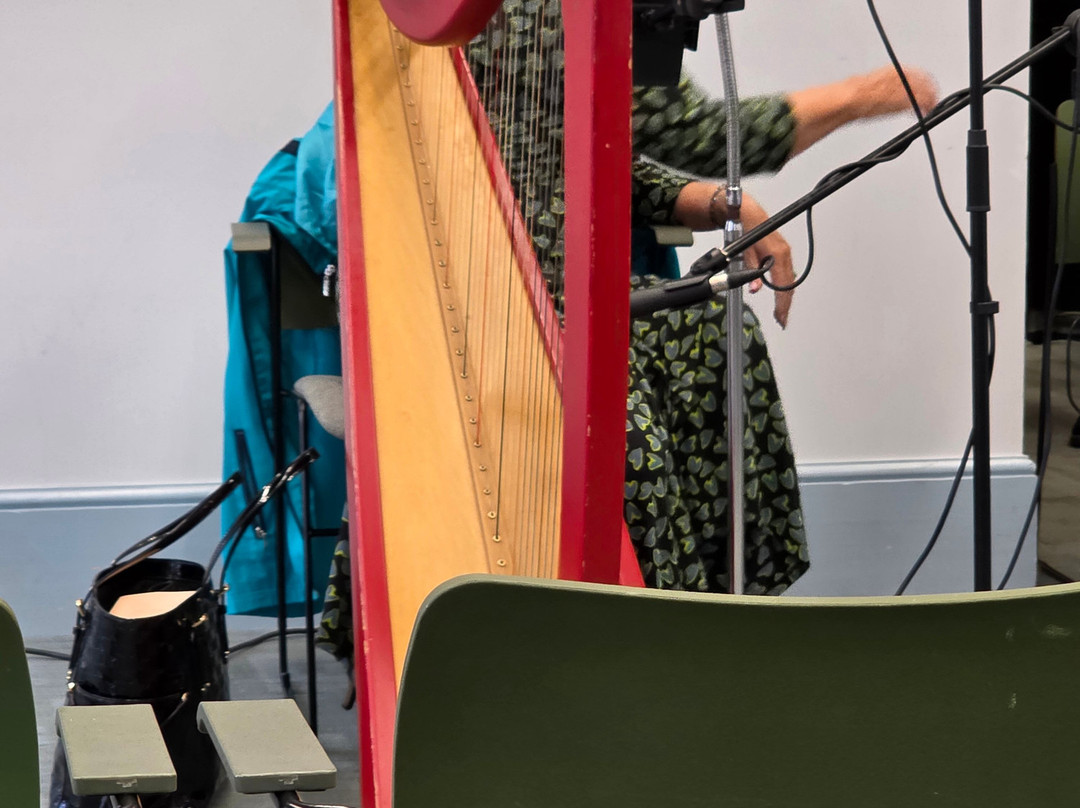 常青食宿酒店主图