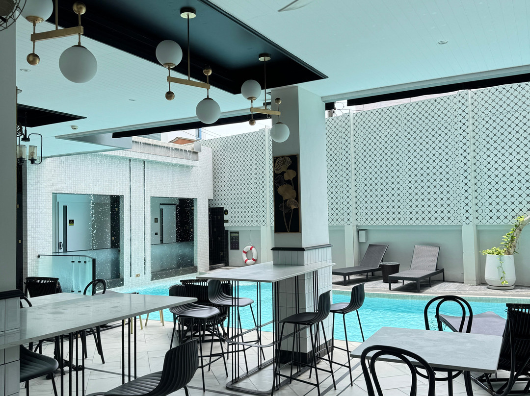 Ratri Hotel Phuket Old Town主图