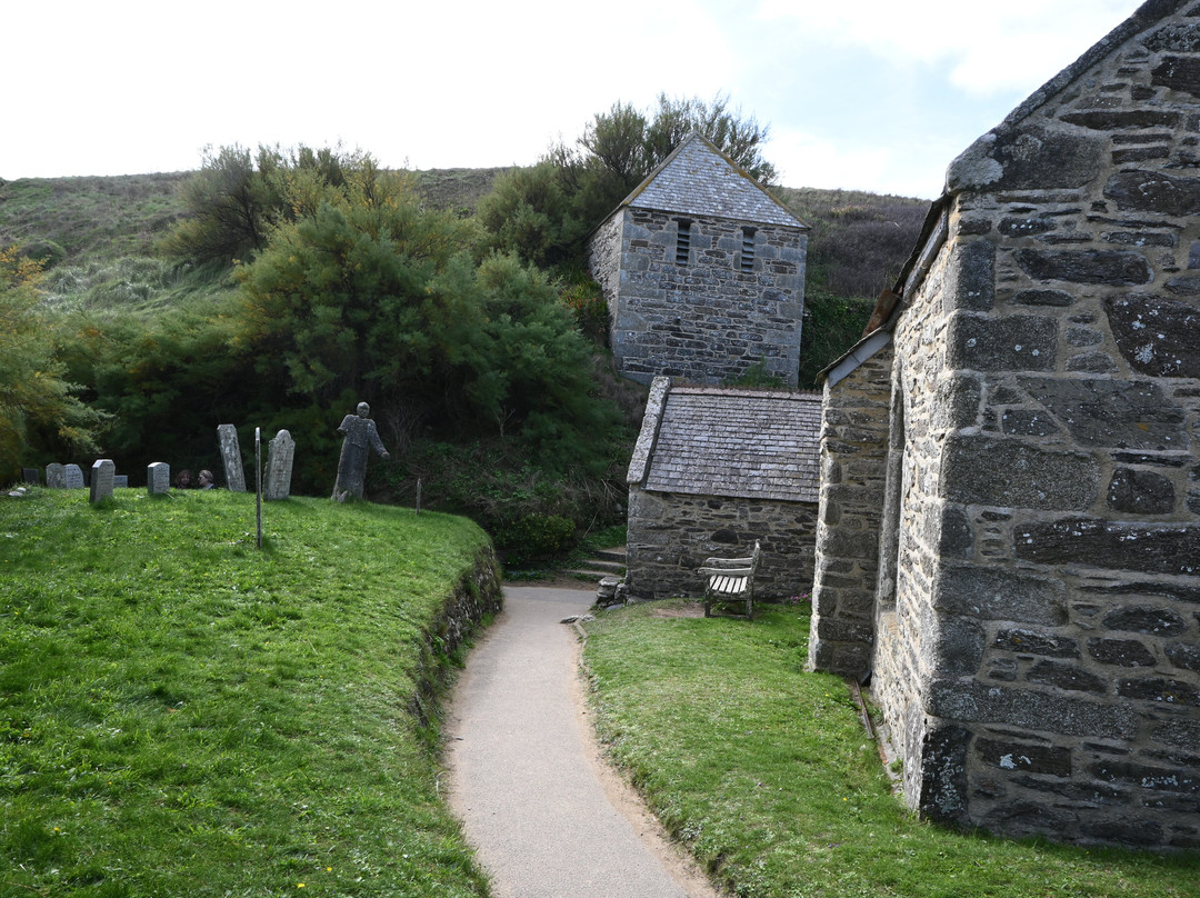 Gunwalloe Church Cove Beach-Gunwalloe必去景点