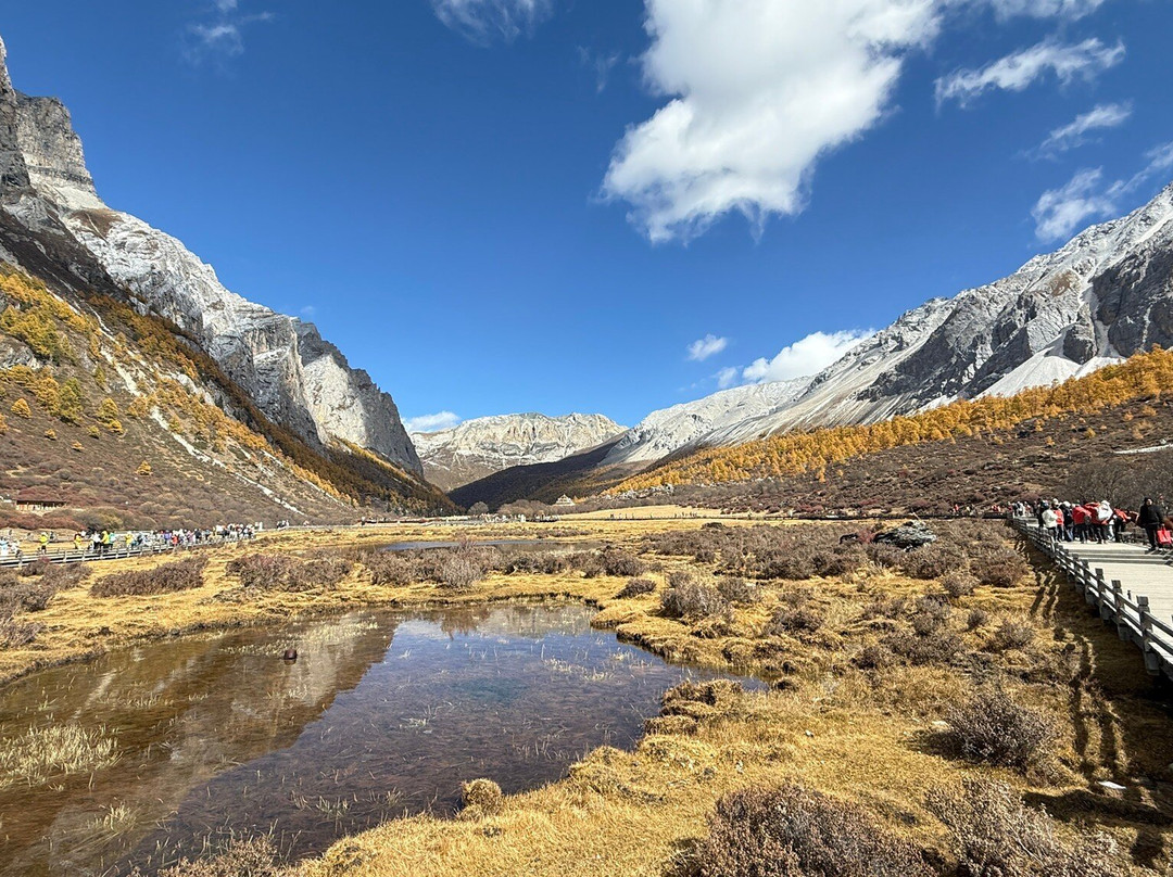 稻城亚丁风景区-稻城县必去景点