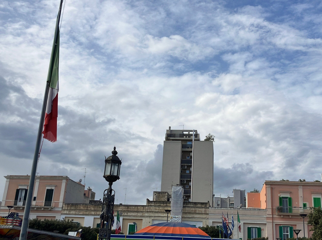 Piazza Vittorio Emanuele II-莫诺波利必去景点
