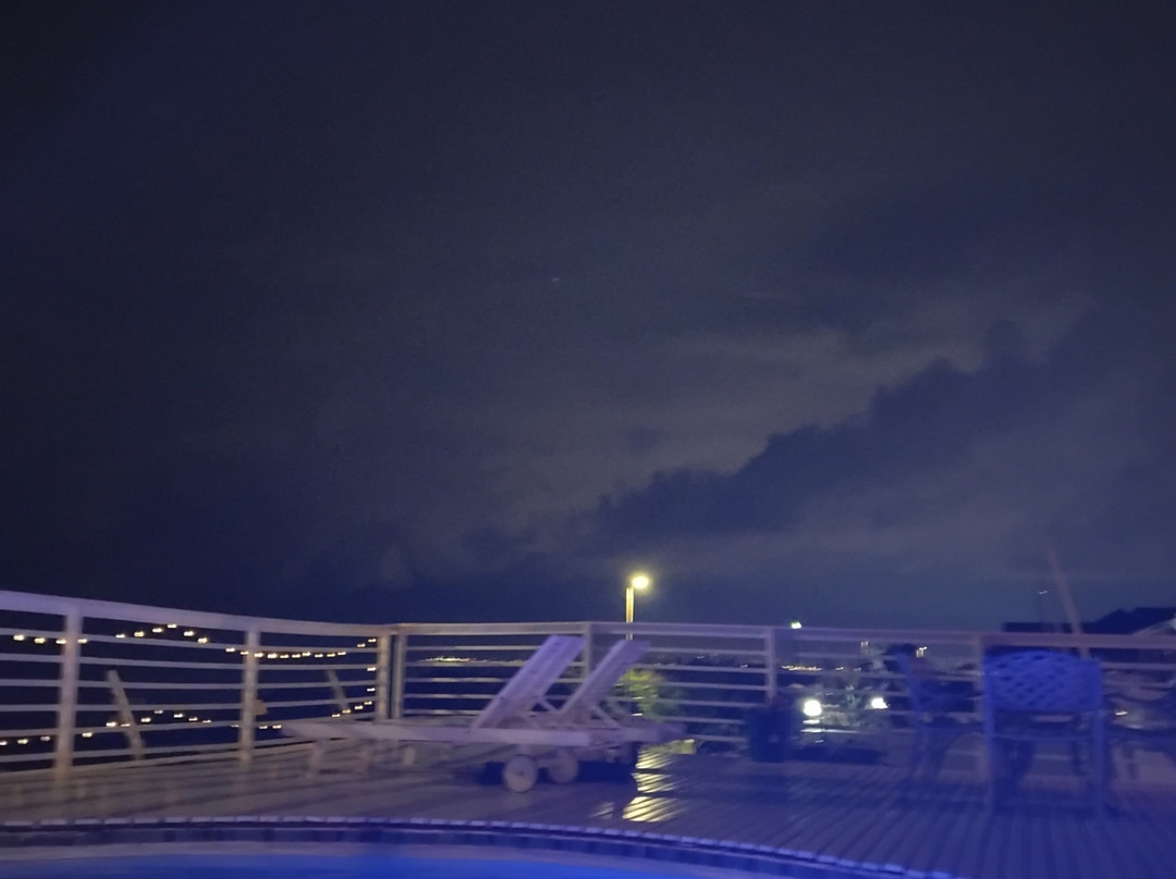 Bentley On The Beach主图