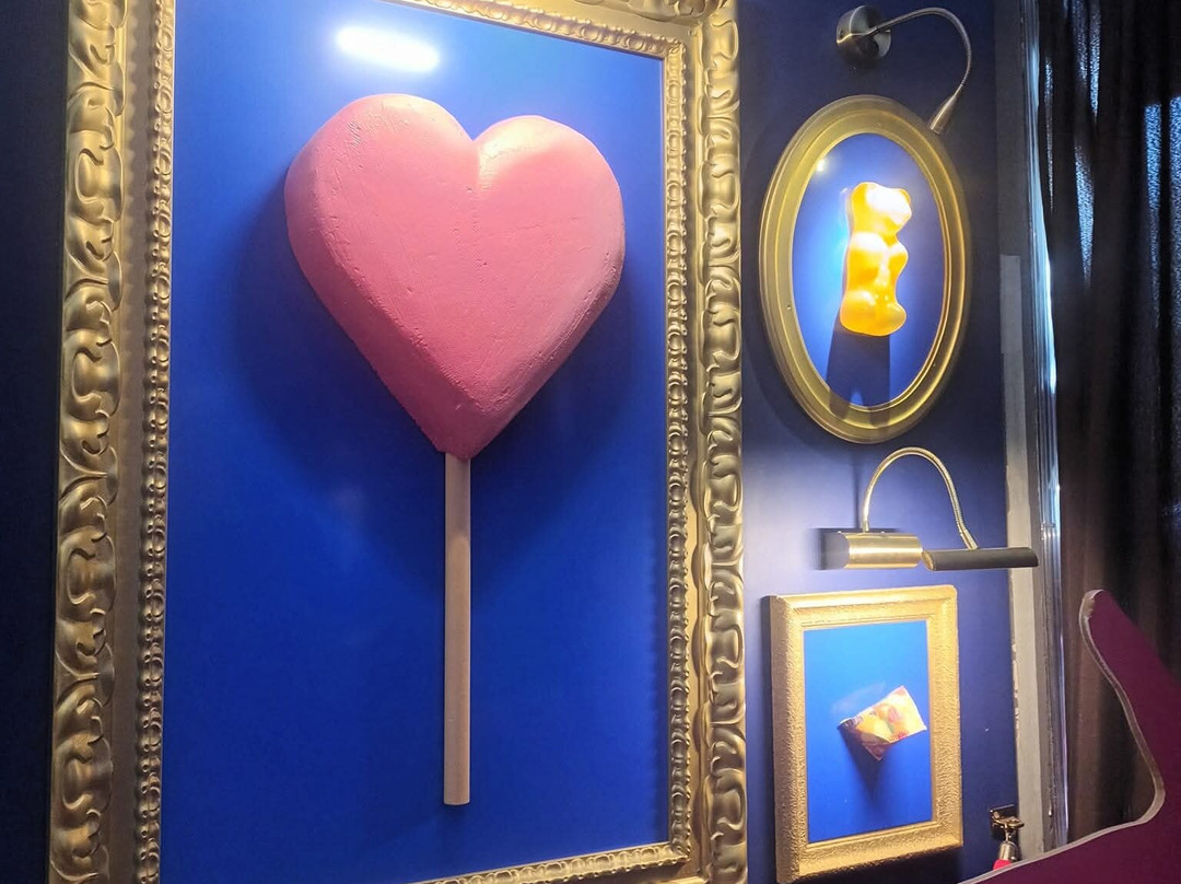 Palais Des Bonbons Du Nougat Et Des Souvenirs-蒙特利玛必去景点