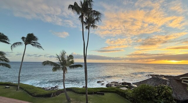 Whalers Cove Oceanfront Resort主图