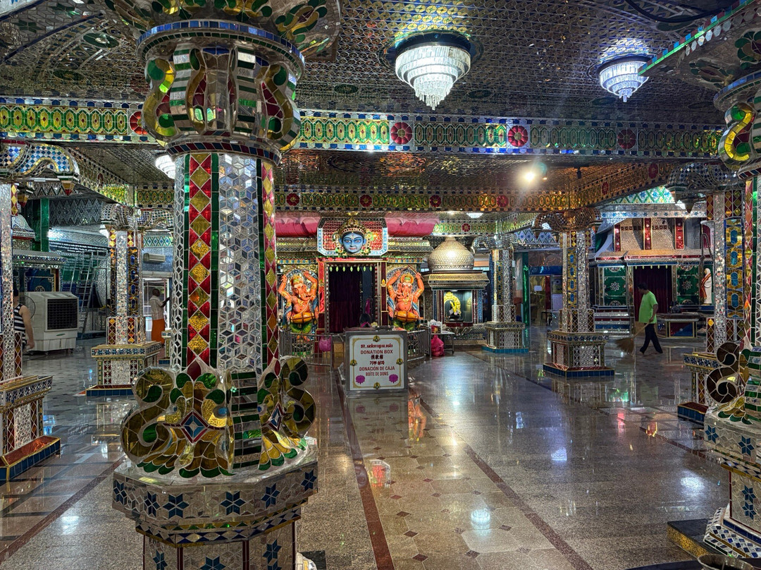 Arulmigu Sri Rajakaliamman Glass Temple-新山必去景点