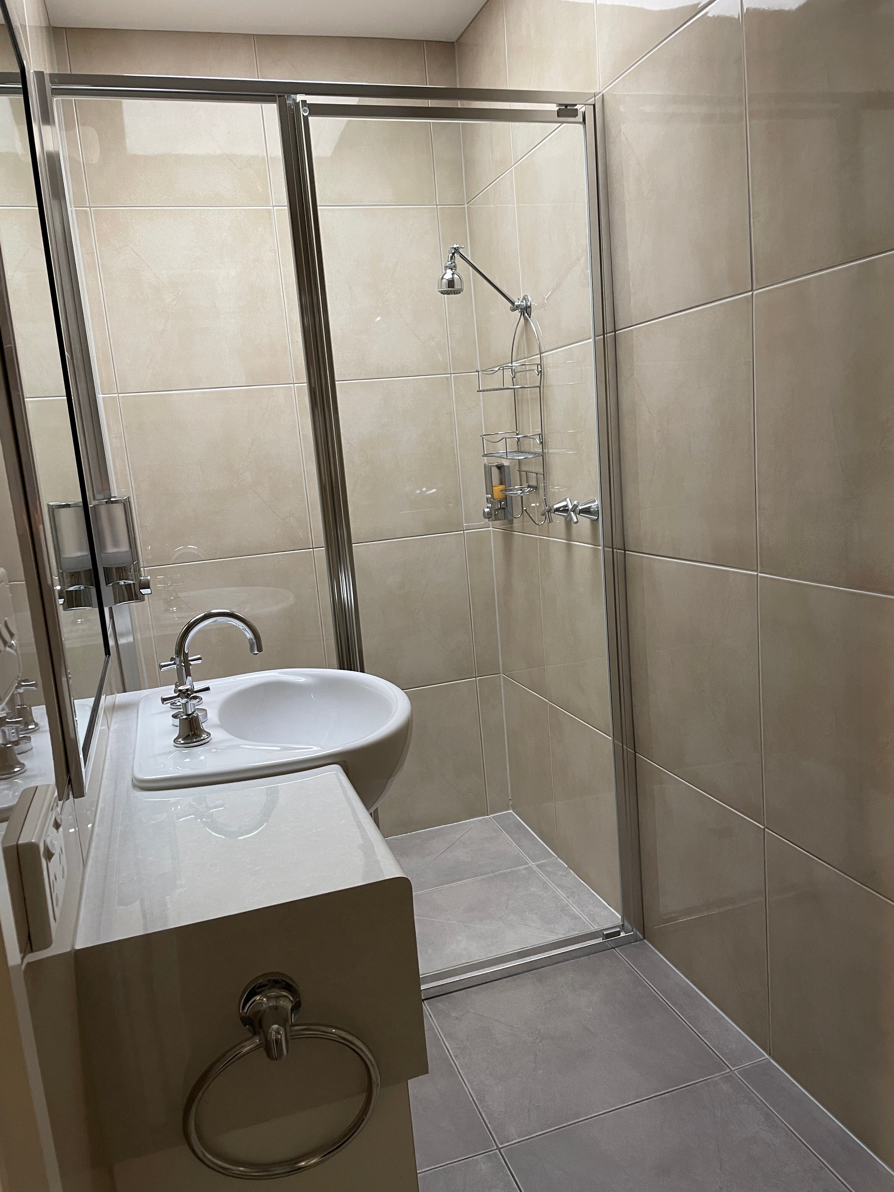 里乐伊汽车旅馆-浴室