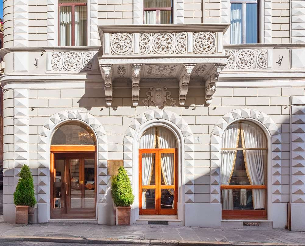 拉斐尔酒店主图